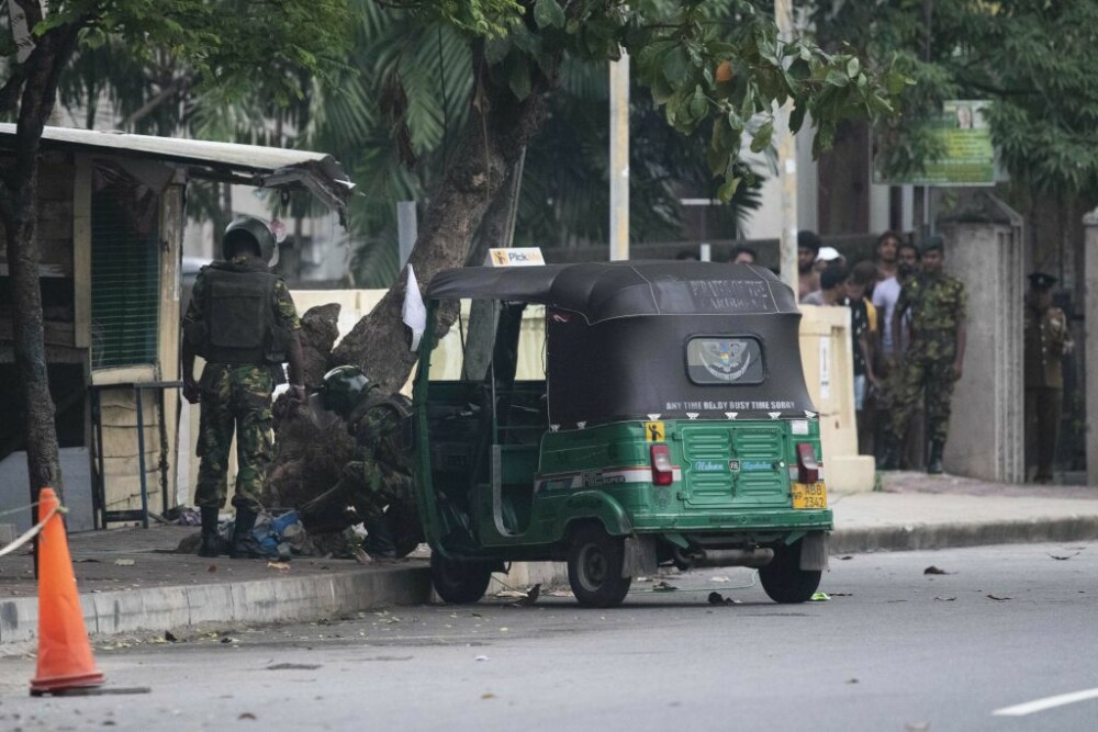Carnagiu în Sri Lanka. Cel puțin 15 oameni au murit în timpul unei acțiuni antiteroriste - Imaginea 3