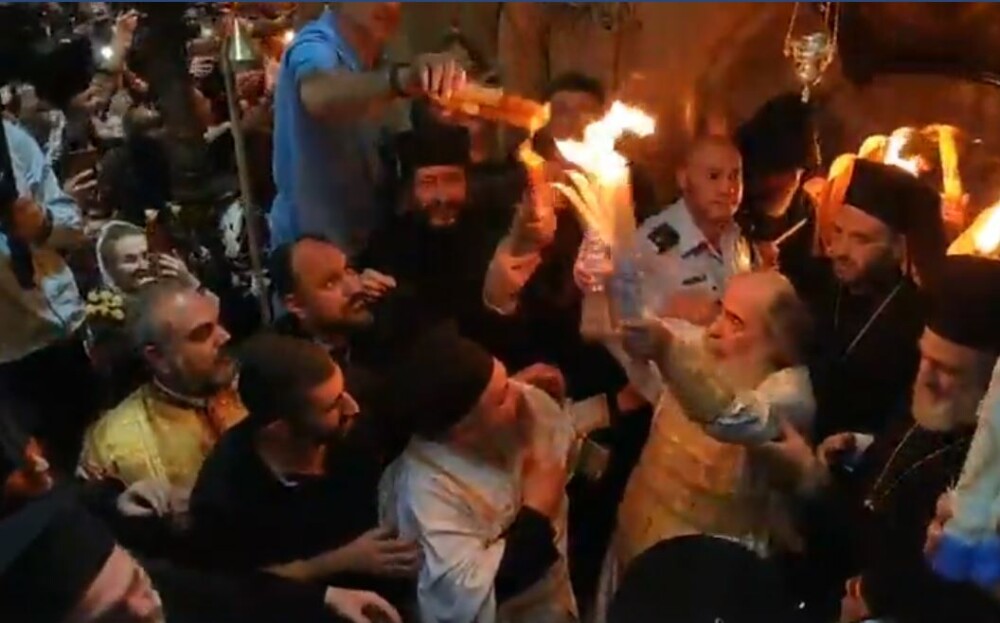 Lumina Sfântă s-a aprins la Ierusalim. Momentul, transmis Live pe Facebook. VIDEO - Imaginea 1