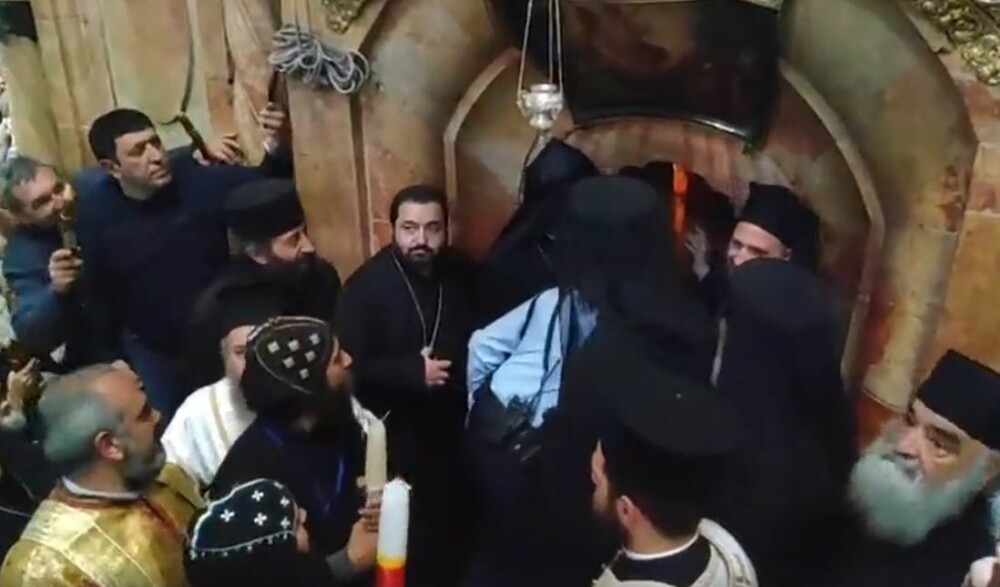 Lumina Sfântă s-a aprins la Ierusalim. Momentul, transmis Live pe Facebook. VIDEO - Imaginea 2