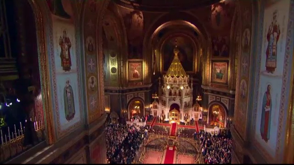 Vladimir Putin, la slujba de Înviere în impresionanta catedrală din Moscova - Imaginea 2