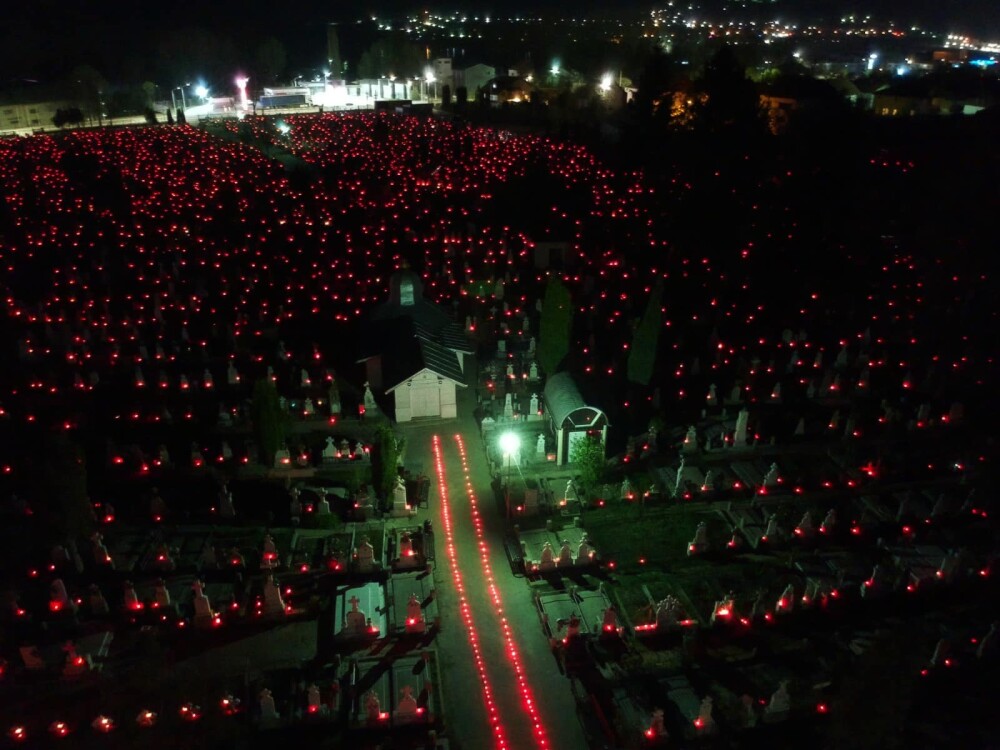 18.000 de candele, aprinse în cimitirele din Râmnicu Vâlcea în noaptea de Înviere - Imaginea 4