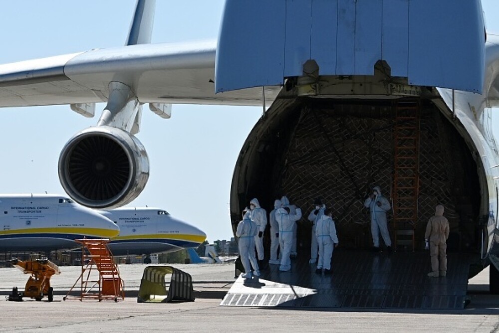 Cea mai mare aeronavă din lume a adus echipamente medicale în Ucraina din China. GALERIE FOTO - Imaginea 8