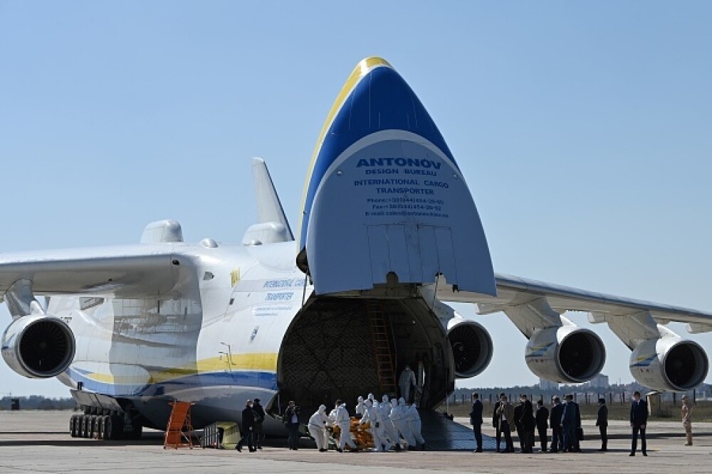 Cea mai mare aeronavă din lume a adus echipamente medicale în Ucraina din China. GALERIE FOTO - Imaginea 5