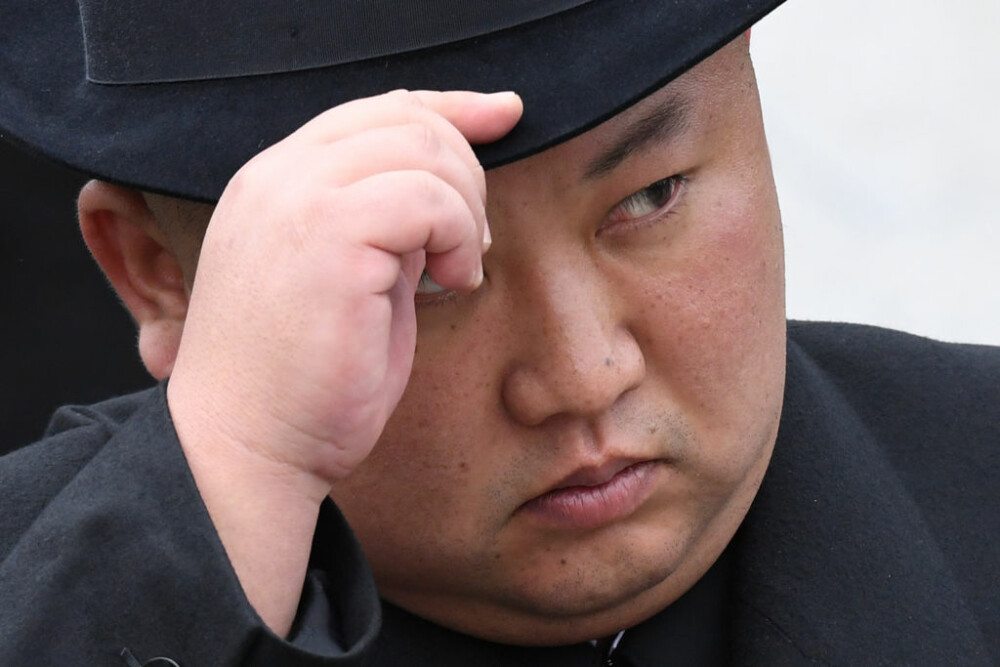 A fost Kim Jong Un înlocuit de o sosie? Dictatorul, filmat în 2017 alături de dublurile sale - Imaginea 20