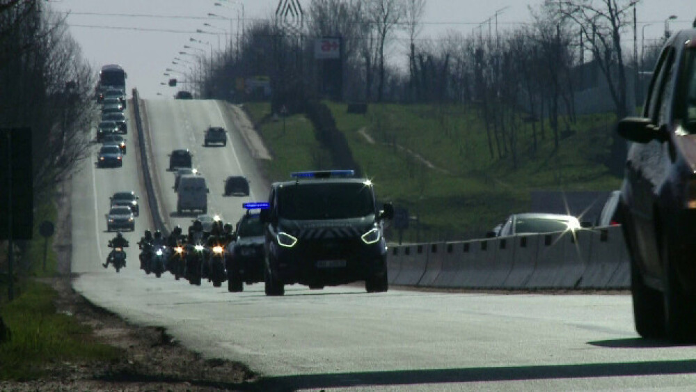 Protest cu sute de maşini pe drumurile din Moldova, pentru urgentarea construirii de autostrăzi. GALERIE FOTO - Imaginea 6