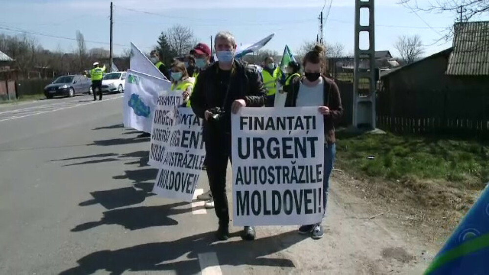 Protest cu sute de maşini pe drumurile din Moldova, pentru urgentarea construirii de autostrăzi. GALERIE FOTO - Imaginea 2