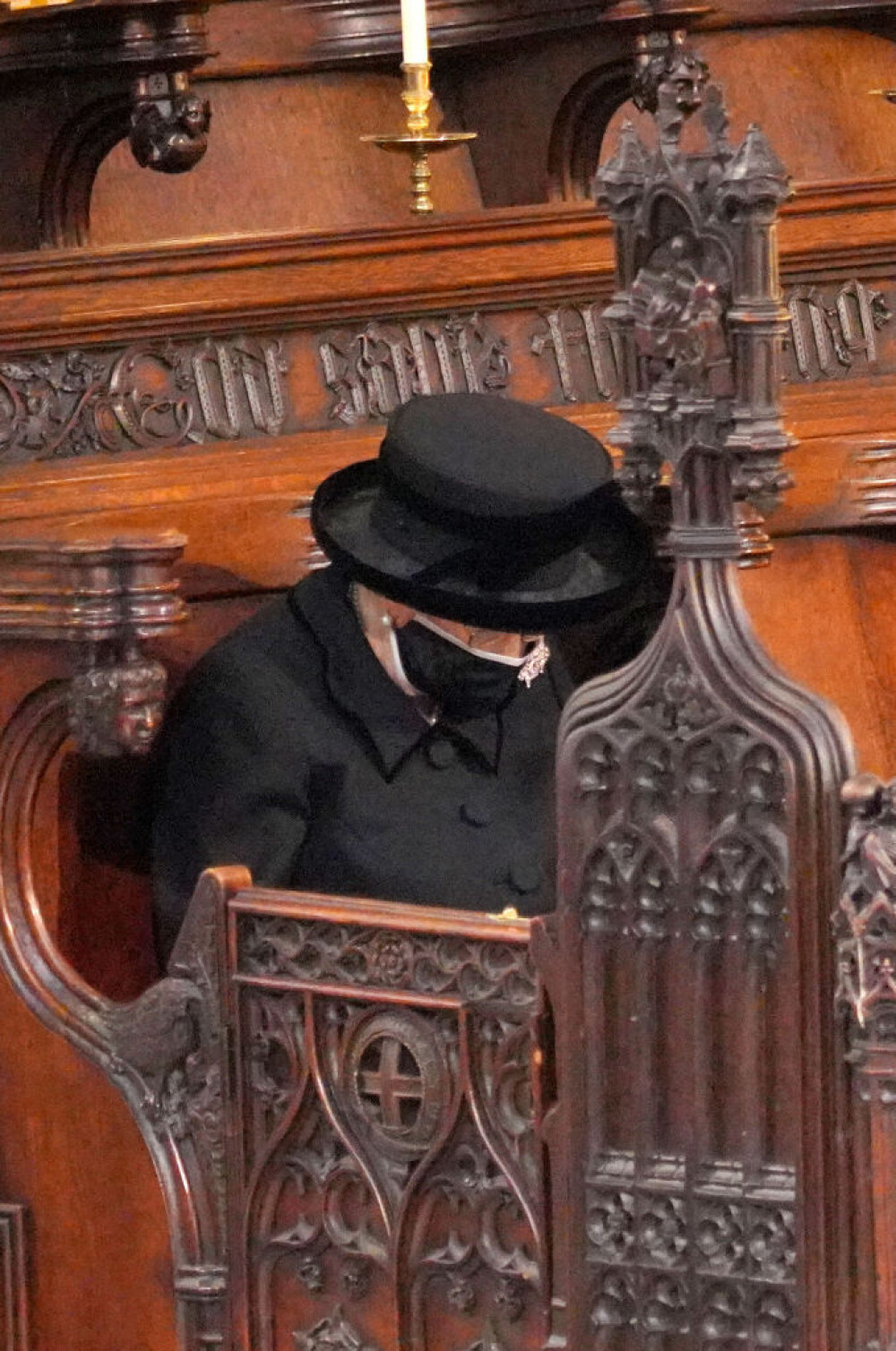 Prinţul Philip al Marii Britanii a fost înmormântat. Regina Elisabeta, în lacrimi la slujbă, unde a stat singură - Imaginea 28