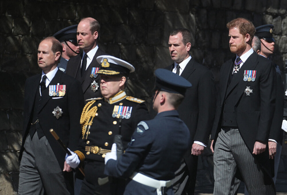 Înmormântarea Prințului Philip, în imagini. Ce ar fi avut Regina asupra ei, în geantă. GALERIE FOTO - Imaginea 5