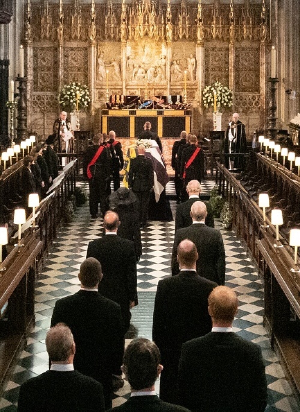 Înmormântarea Prințului Philip, în imagini. Ce ar fi avut Regina asupra ei, în geantă. GALERIE FOTO - Imaginea 10