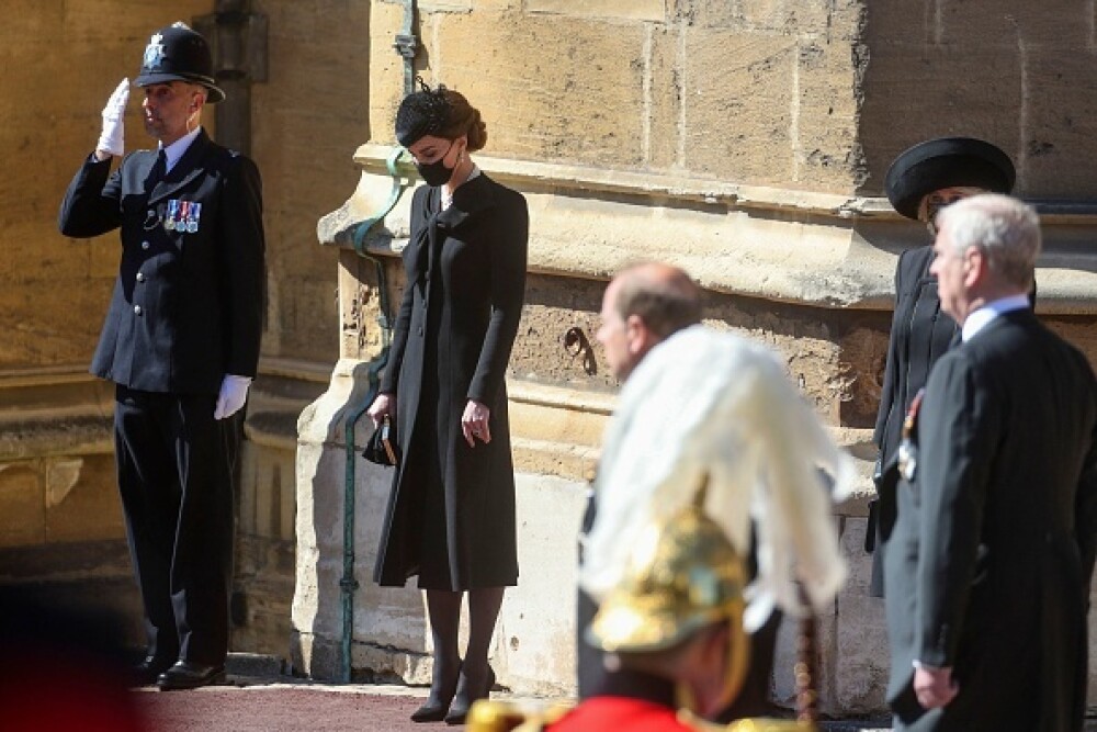 Înmormântarea Prințului Philip, în imagini. Ce ar fi avut Regina asupra ei, în geantă. GALERIE FOTO - Imaginea 15