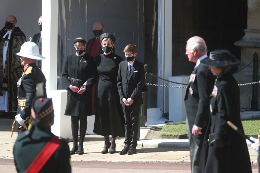 Înmormântarea Prințului Philip, în imagini. Ce ar fi avut Regina asupra ei, în geantă. GALERIE FOTO - Imaginea 18