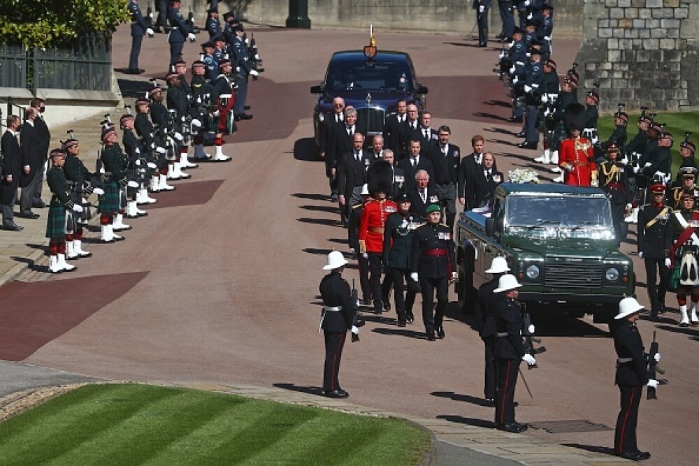 Înmormântarea Prințului Philip, în imagini. Ce ar fi avut Regina asupra ei, în geantă. GALERIE FOTO - Imaginea 19