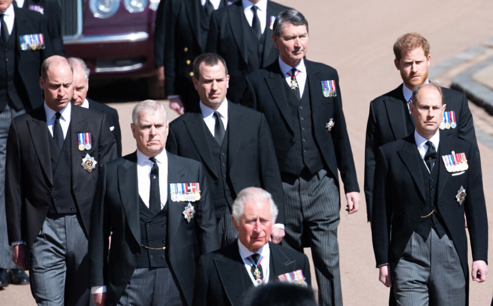 FOTO. Cum a evitat Prințul William să stea lângă fratele său la înmormântarea bunicului lor - Imaginea 1