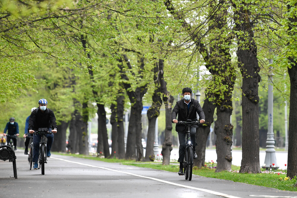 Klaus Iohannis a mers cu bicicleta la Palatul Cotroceni, alăturându-se campaniei Vinerea Verde: ”Este foarte sănătos” - Imaginea 7