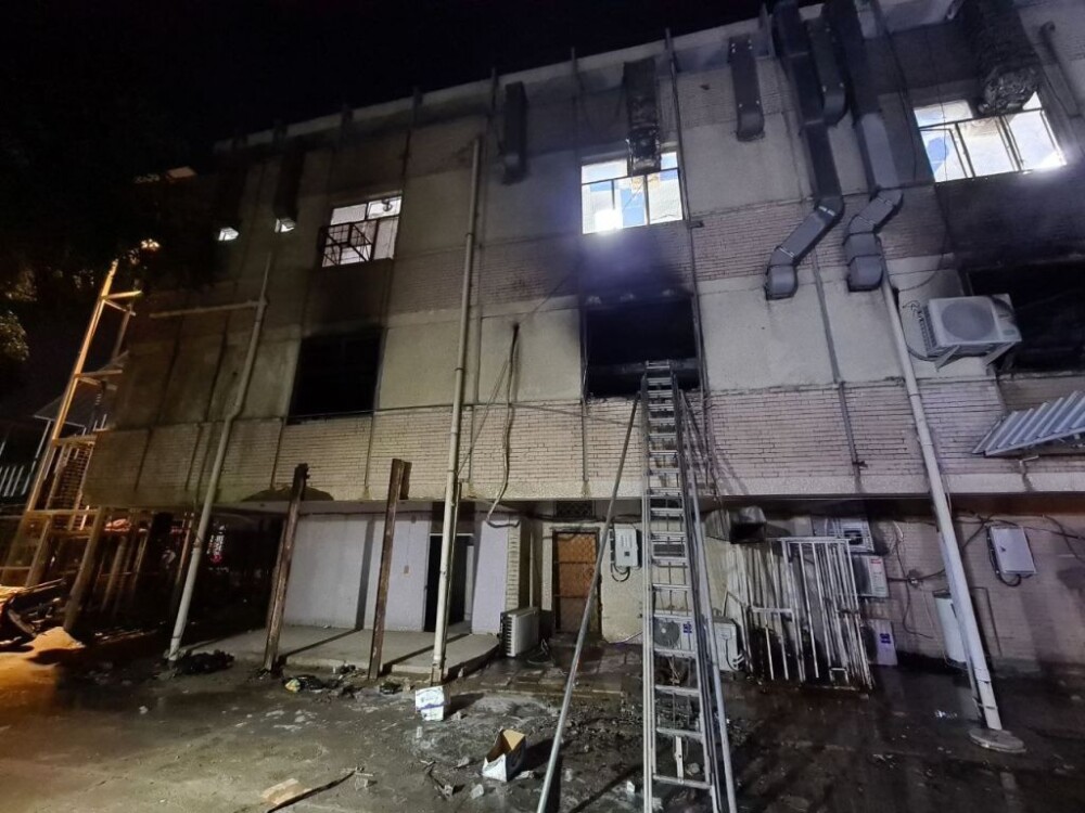 Incendiu într-un spital Covid din Irak. Cel puțin 82 de persoane au murit. GALERIE FOTO - Imaginea 1