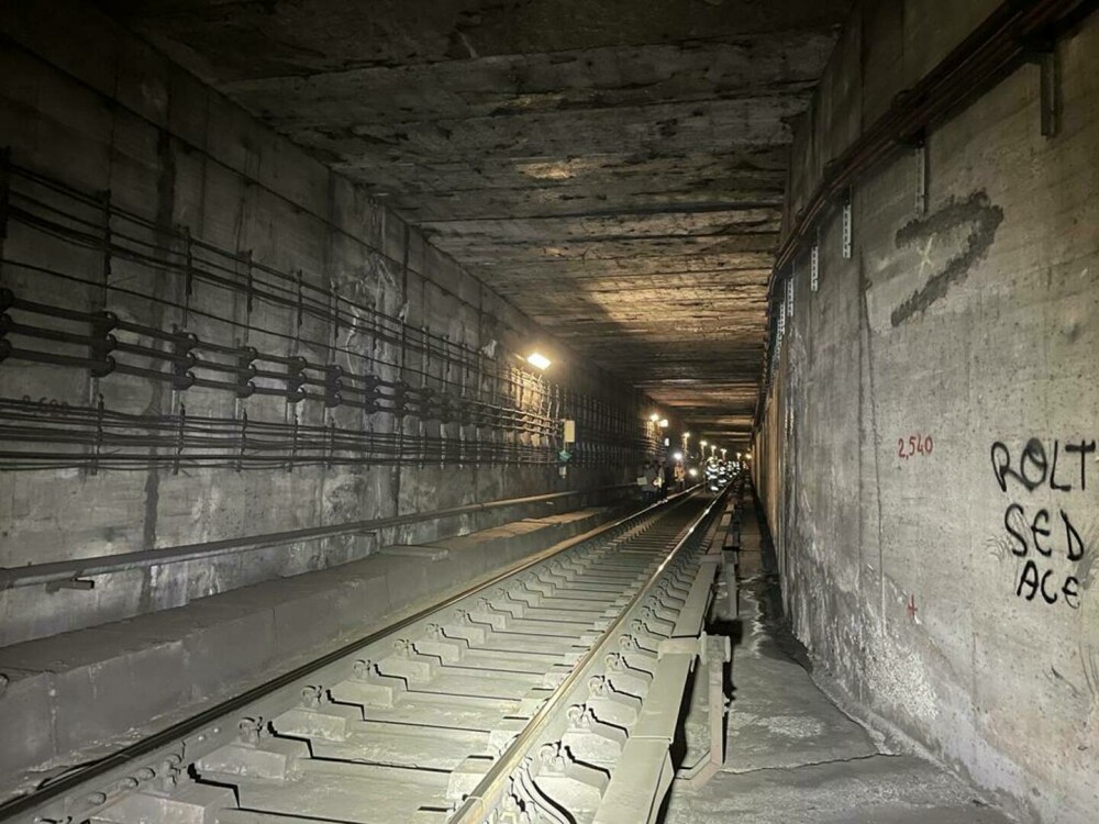 276 de călători, evacuați de la metrou prin tunel, după ce un tren s-a defectat între stațiile Grivița și Basarab - Imaginea 4
