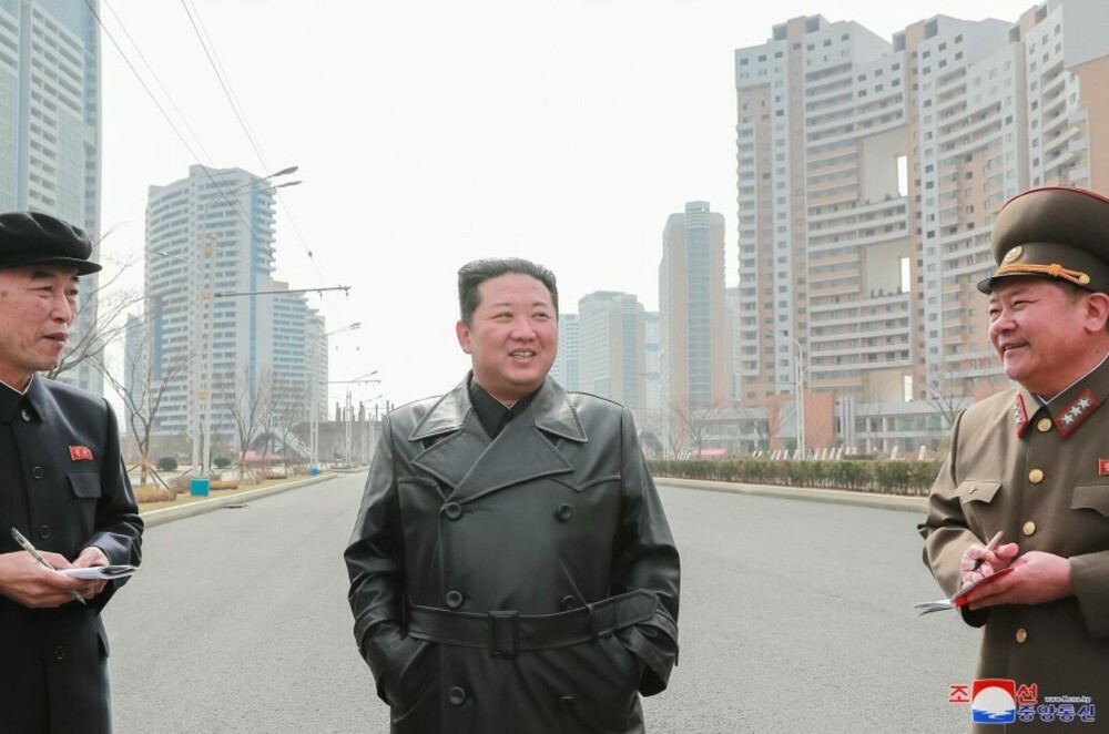 Motivul pentru care în apartamentele de lux din Coreea de Nord locuiesc doar cei săraci - Imaginea 9