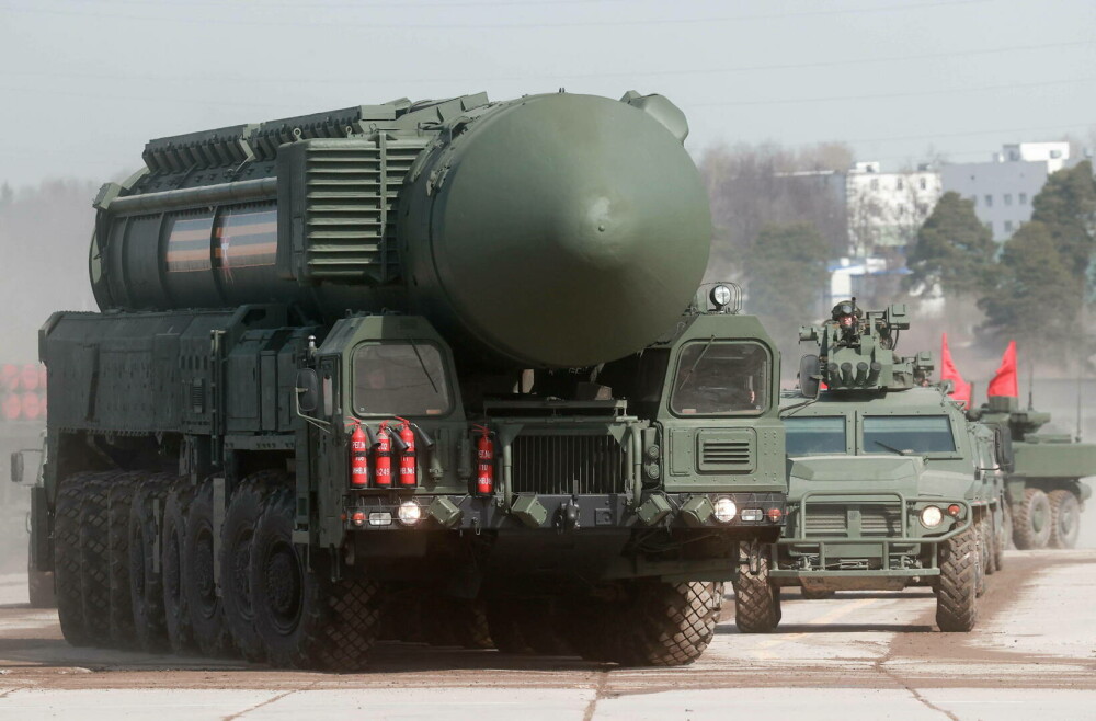 O rachetă nucleară intercontinentală, la repetițiile paradei „Ziua Victoriei“ din Rusia. GALERIE FOTO - Imaginea 21