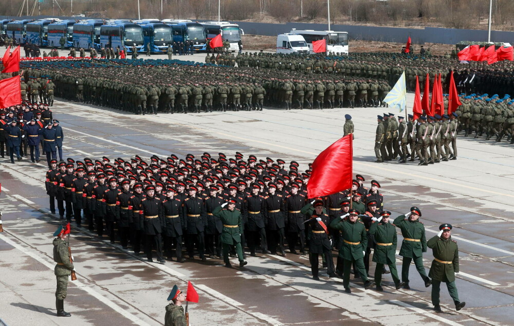 O rachetă nucleară intercontinentală, la repetițiile paradei „Ziua Victoriei“ din Rusia. GALERIE FOTO - Imaginea 23