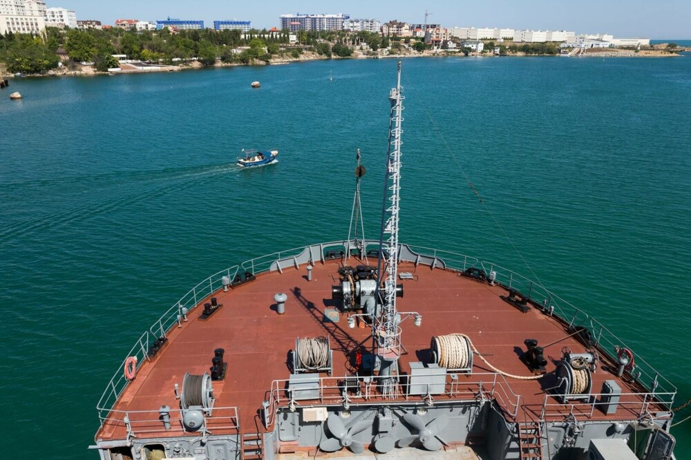 Cea mai veche navă din lume, trimisă să recupereze de pe fundul mării rămășitele mândriei Marinei Ruse, crucișătorul Moskva - Imaginea 7