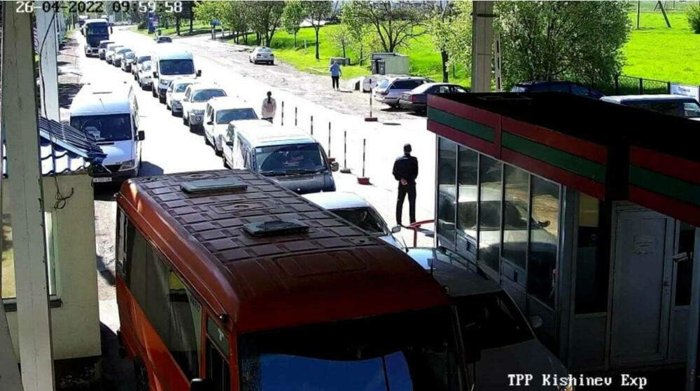 Serviciul Vamal al R. Moldova dezminte faptul că zeci de mașini ar fi încercat să iasă din Transnistria. FOTO - Imaginea 4