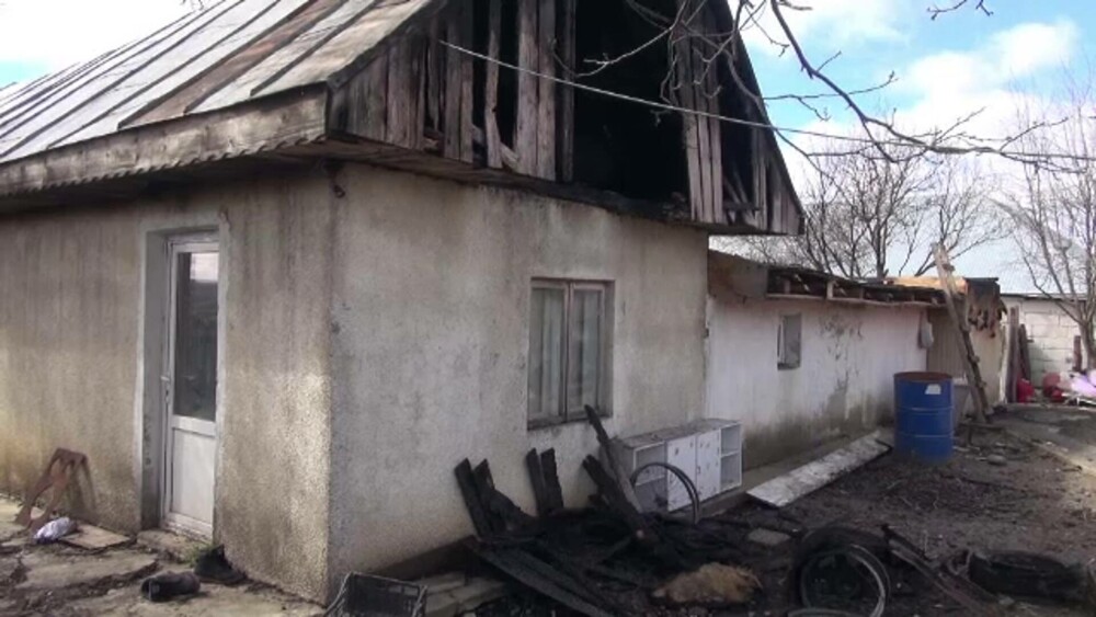 „Nu s-a mai putut face nimic”. În pragul Paștelui, o familie a rămas fără casă după ce a fost distrusă de un incendiu - Imaginea 3