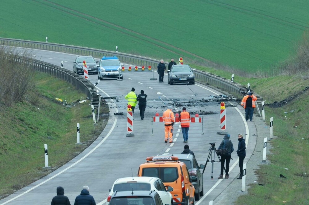 Șapte morți după ce un șofer beat, cu permisul anulat în 2007, a intrat pe contrasens, în Germania. GALERIE FOTO - Imaginea 2