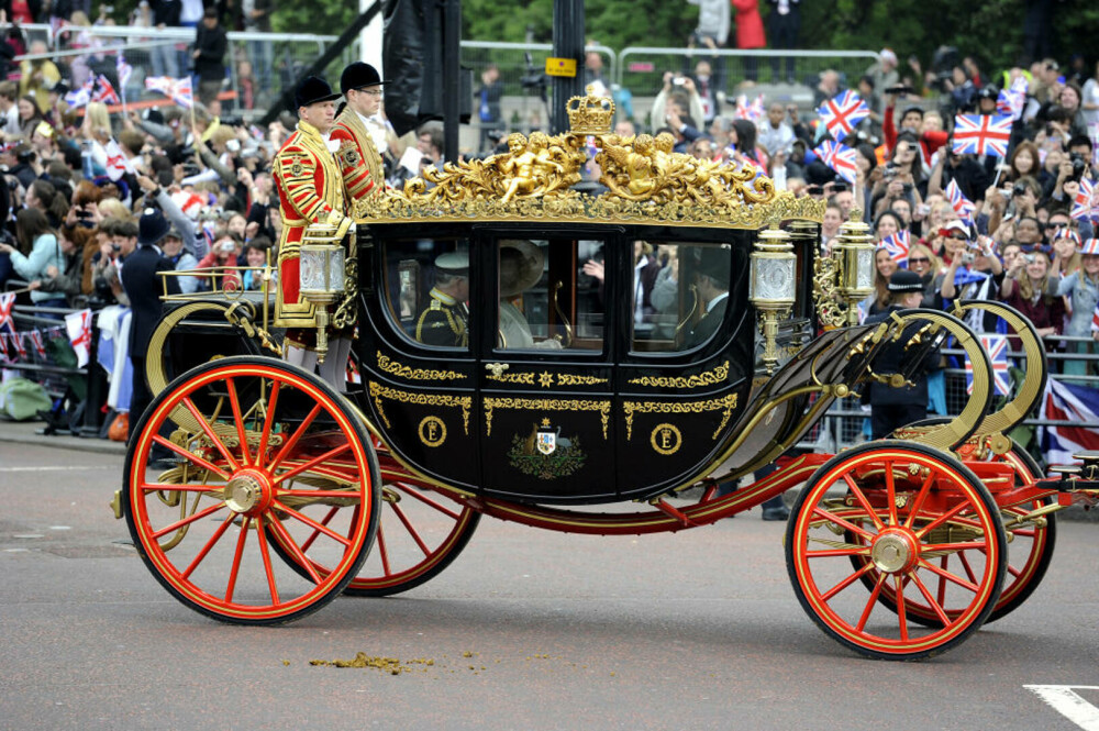 FOTO. Trăsura cu care Regele Charles va merge la încoronare are aer condiționat, geamuri electrice și suspensii moderne - Imaginea 1
