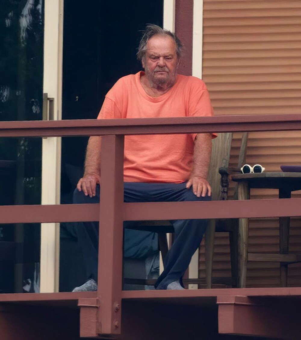 Jack Nicholson, prima apariție după 18 luni de izolare. Cum a fost surprins actorul pe balconul casei. FOTO - Imaginea 2