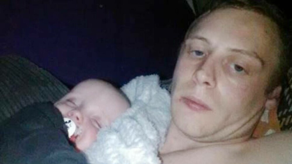 Doi părinți și-au torturat până la moarte bebelușul. Oasele lui erau zdrobite și răsucite - Imaginea 2
