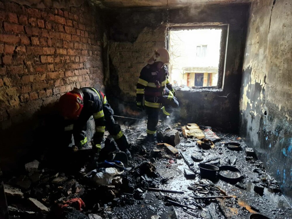 Incendiu la un bloc din Mediaș. Aproape 100 de persoane au fost evacuate în ziua de Paște | GALERIE FOTO - Imaginea 3