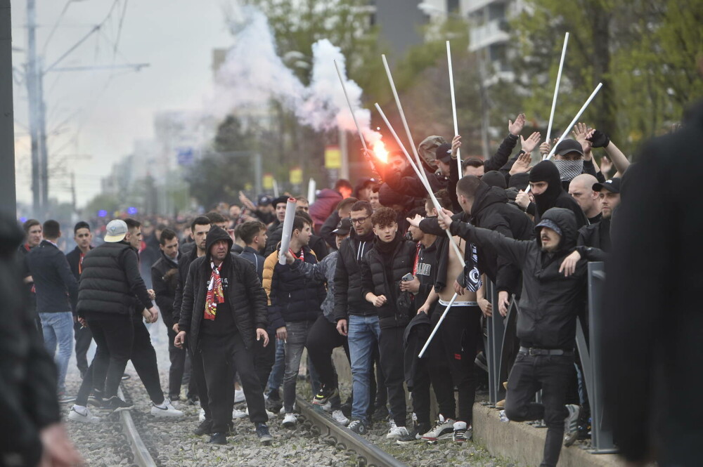 Amenzi după meciul Steaua-Dinamo. Mai mulți suporteri au fost ridicați pentru audieri | FOTO - Imaginea 7