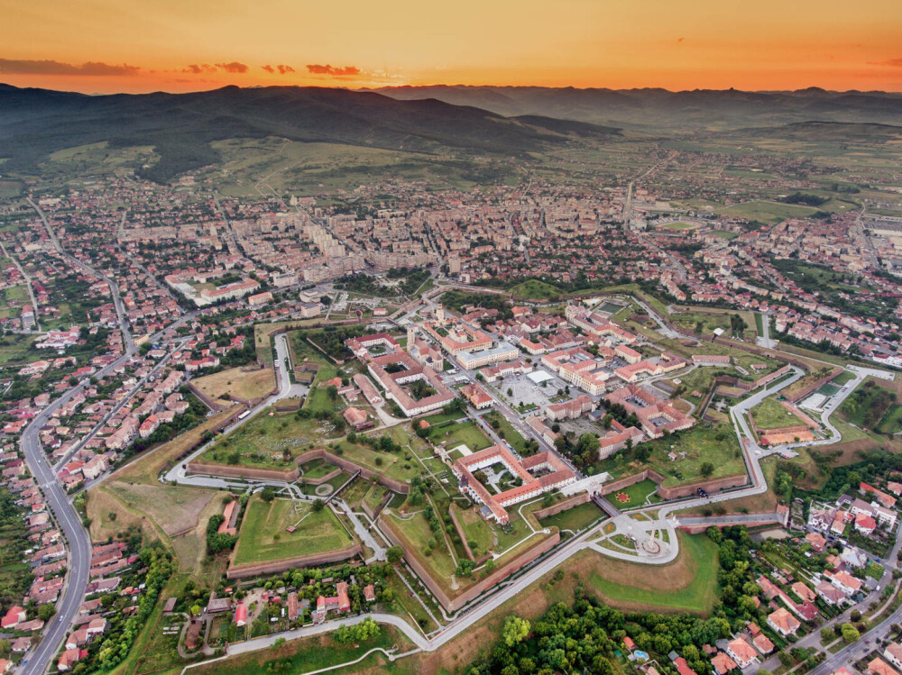 Obiective turistice în Alba. Ce poți vizita în Alba Iulia și în împrejurimi - Imaginea 7