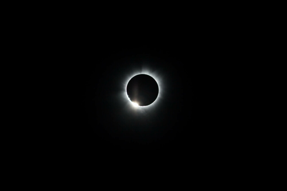 Eclipsa totală de soare, aprilie 2023. Imagini spectaculoase transmise LIVE de NASA. VIDEO - Imaginea 1