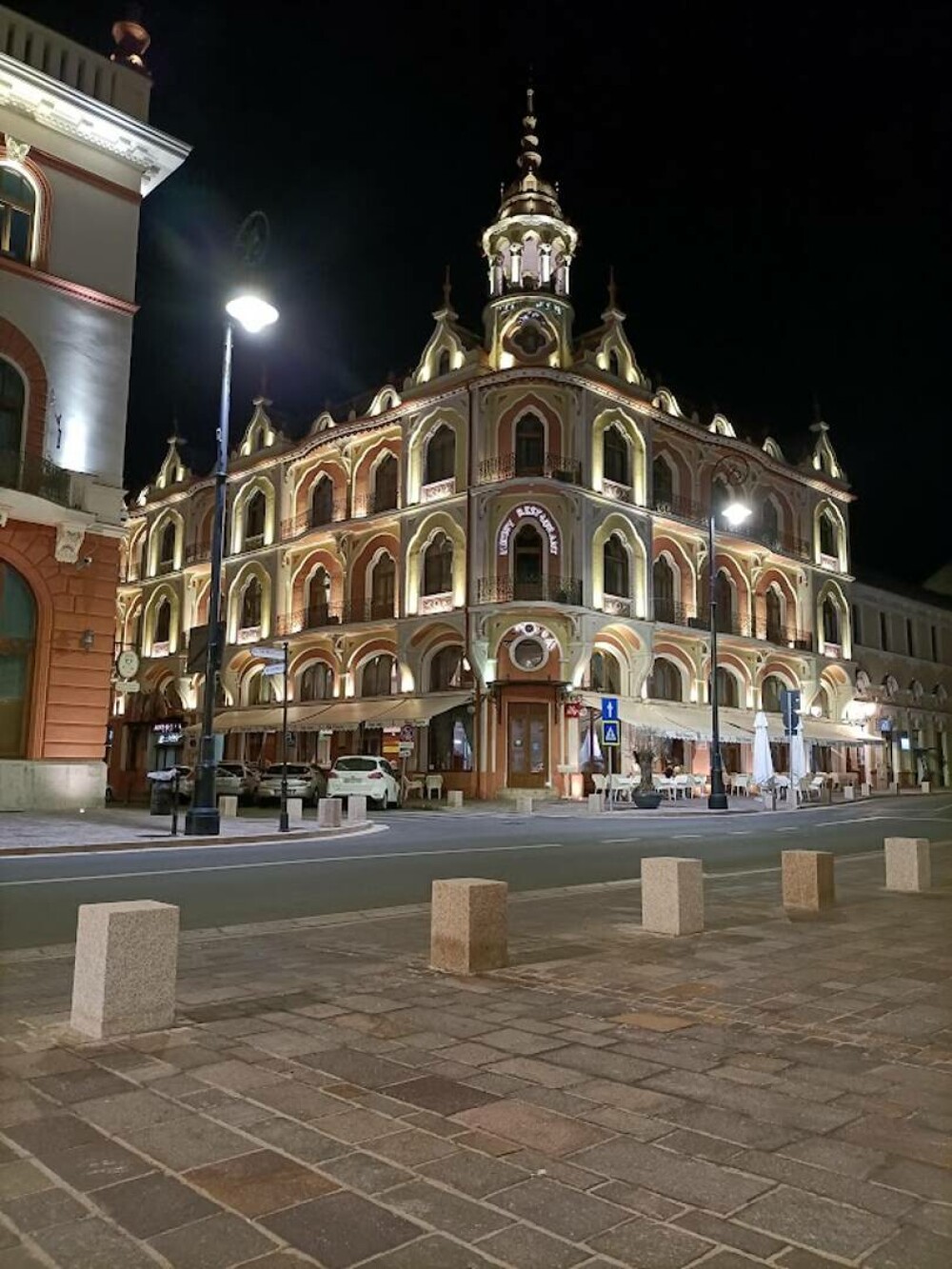 Oradea - obiective turistice. Locuri de vizitat în cea mai frumoasă destinație Art Nouveau din Europa - Imaginea 8
