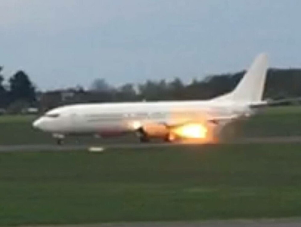 Avionul care transporta echipa feminină de fotbal Arsenal a luat foc pe pista unui aeroport din Germania. FOTO - Imaginea 1