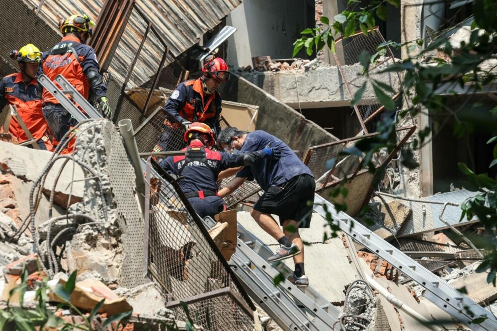 Cele 18 persoane date dispărute în urma cutremurului din Taiwan, în continuare de negăsit. Zeci de replici au zguduit zona - Imaginea 5