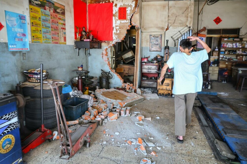 Bilanţul victimelor cutremurului devastator din Taiwan creşte la 16 morţi. Alte 3 persoane sunt în continuare date dispărute - Imaginea 4