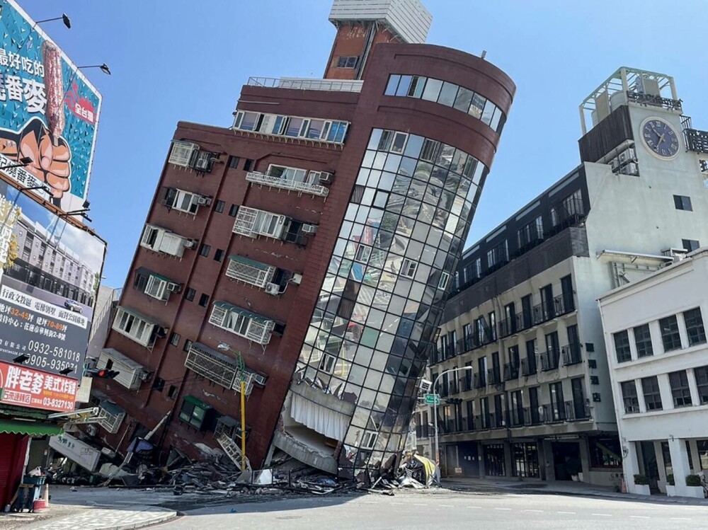 Cele 18 persoane date dispărute în urma cutremurului din Taiwan, în continuare de negăsit. Zeci de replici au zguduit zona - Imaginea 9