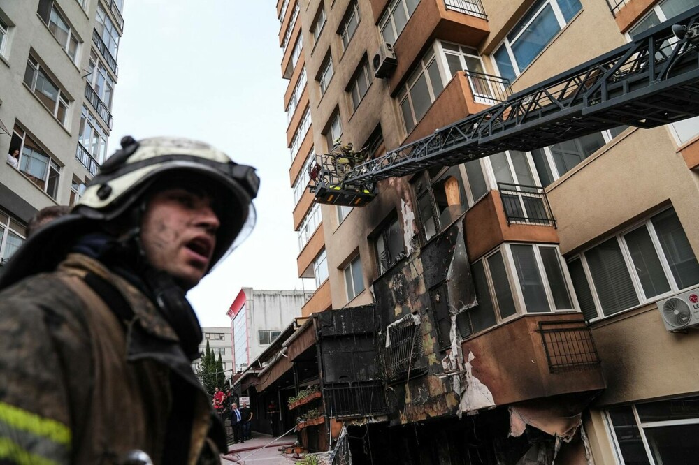 Care este cauza incendiului devastator din Istanbul în care au murit cel puțin 29 de persoane. FOTO & VIDEO - Imaginea 7