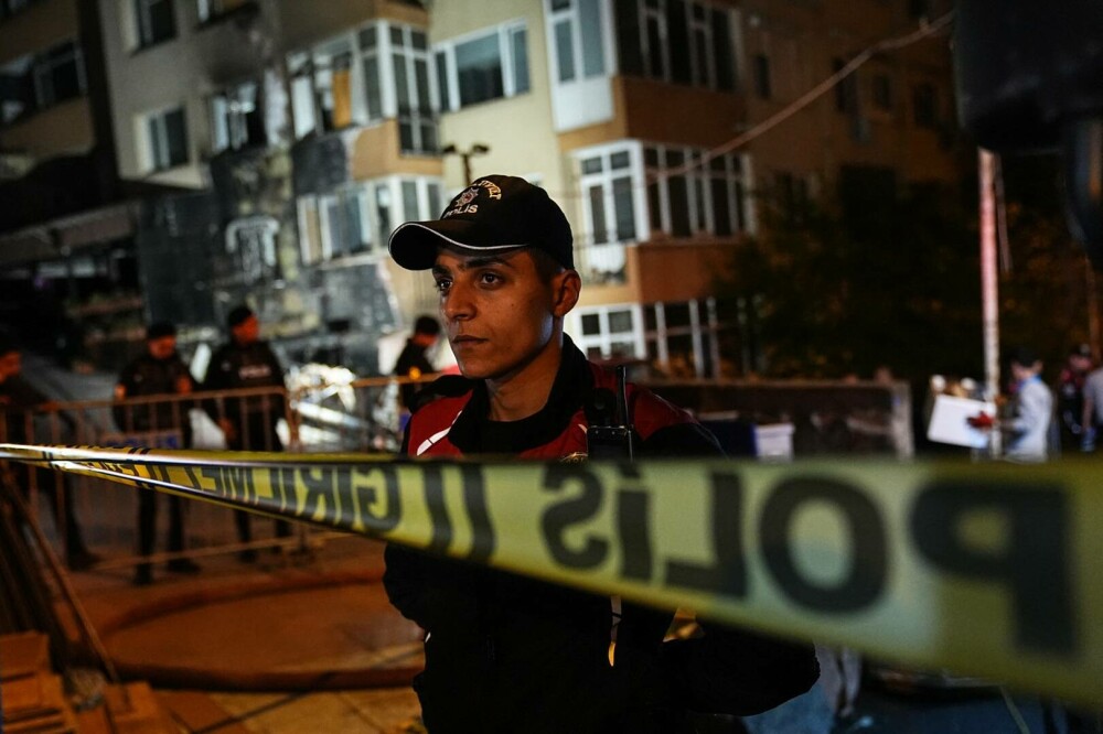 Care este cauza incendiului devastator din Istanbul în care au murit cel puțin 29 de persoane. FOTO & VIDEO - Imaginea 11