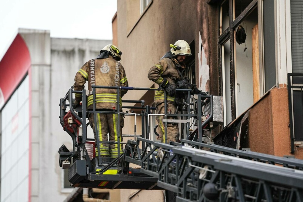 Care este cauza incendiului devastator din Istanbul în care au murit cel puțin 29 de persoane. FOTO & VIDEO - Imaginea 14