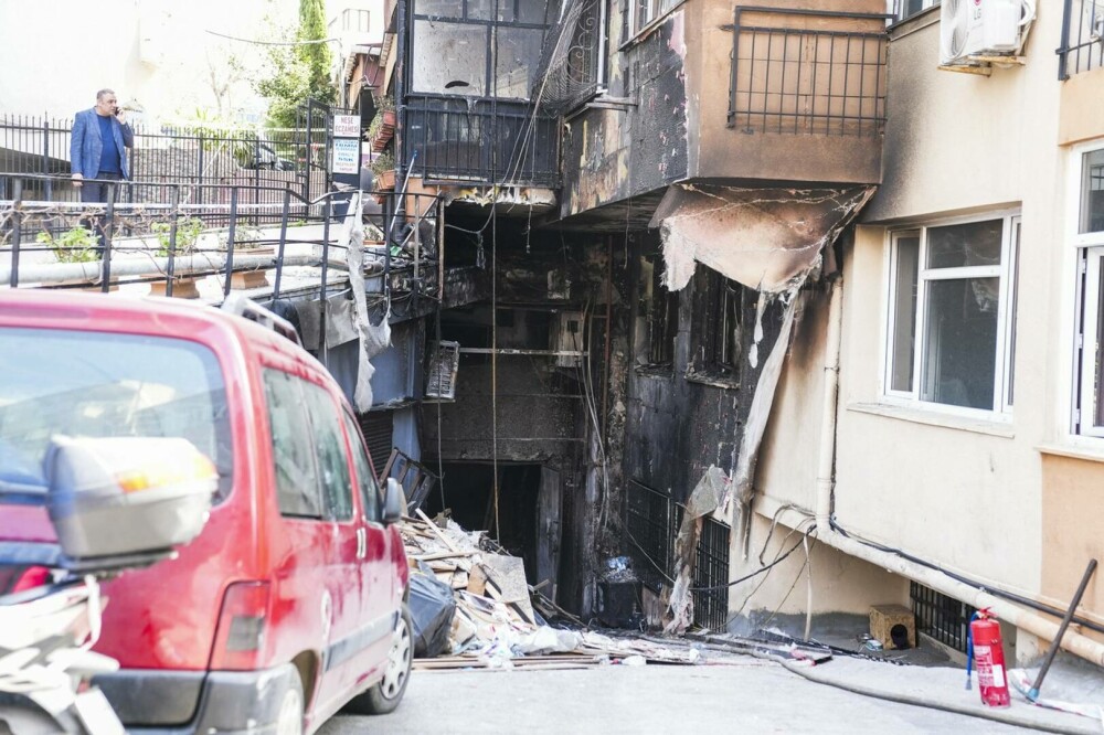 Care este cauza incendiului devastator din Istanbul în care au murit cel puțin 29 de persoane. FOTO & VIDEO - Imaginea 16