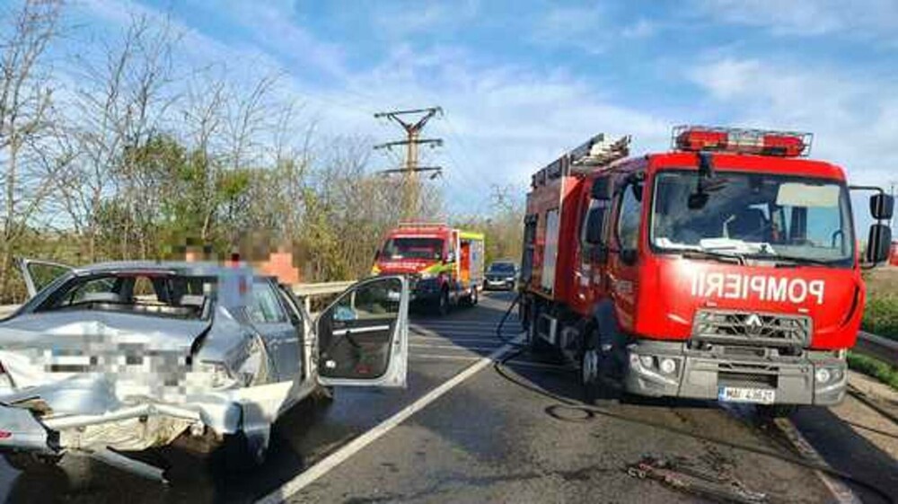 Carambol cu trei autoturisme în Teleorman. Şapte persoane au fost rănite și transportate la spital | FOTO - Imaginea 2