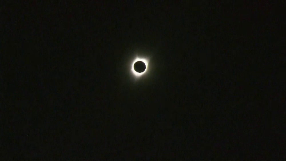 Eclipsa de Soare din 8 aprilie 2024. Imagini cu fenomenul astronomic al anului. FOTO și VIDEO - Imaginea 1