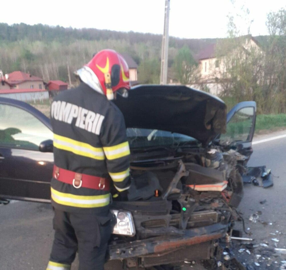 Accident grav în Vâlcea. O fetiţă de 5 ani a murit după ce două mașni s-au ciocnit violent pe DN 67 | FOTO - Imaginea 2