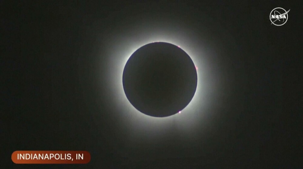 Eclipsa de Soare din 8 aprilie 2024. Imagini cu fenomenul astronomic al anului. FOTO și VIDEO - Imaginea 21