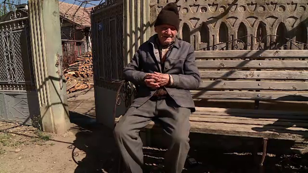 Un bătrân din Dolj a mers să scoată economiile familiei de la bancă, dar în scurt timp a trecut prin spaima vieții sale - Imaginea 1