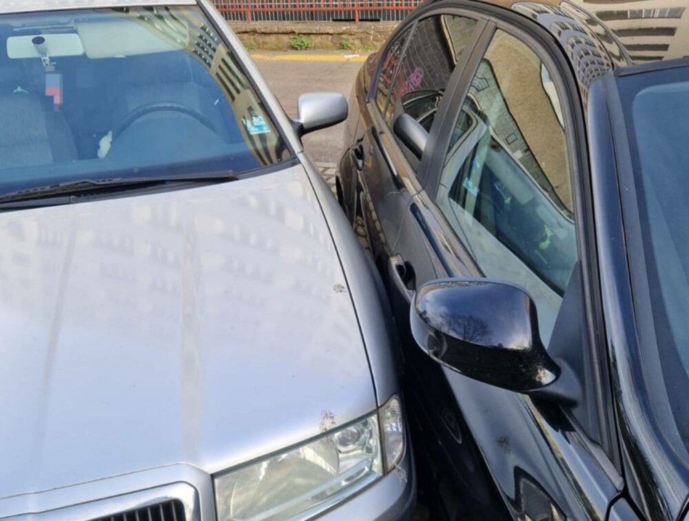 O șoferiță cu o alcoolemie de 5,76 mg/l a făcut prăpăd în timp ce încerca să parcheze. „Chiar și poliția a fost uimită”. FOTO - Imaginea 3