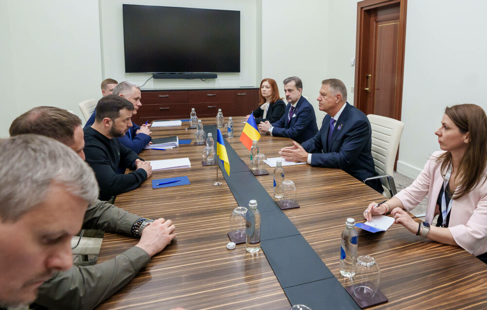Președintele Klaus Iohannis s-a întâlnit cu Volodimir Zelenski la Vilnius: ”Discuţie substanţială. Sprijin ferm” - Imaginea 1